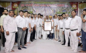 हर्षोल्लास के साथ मनी बुद्ध जयंती, मेधावी छात्रों और समाजसेवियों का हुआ सम्मान